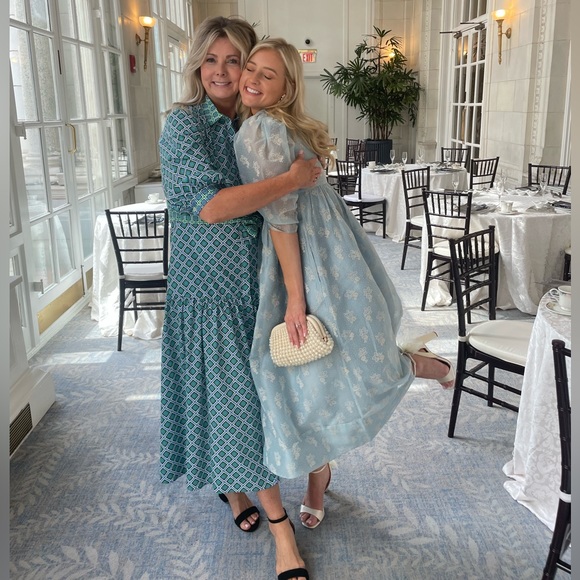 Bytimo from Nordstrom Organza puff sleeve midi dress great for a bridal shower - Picture 10 of 10